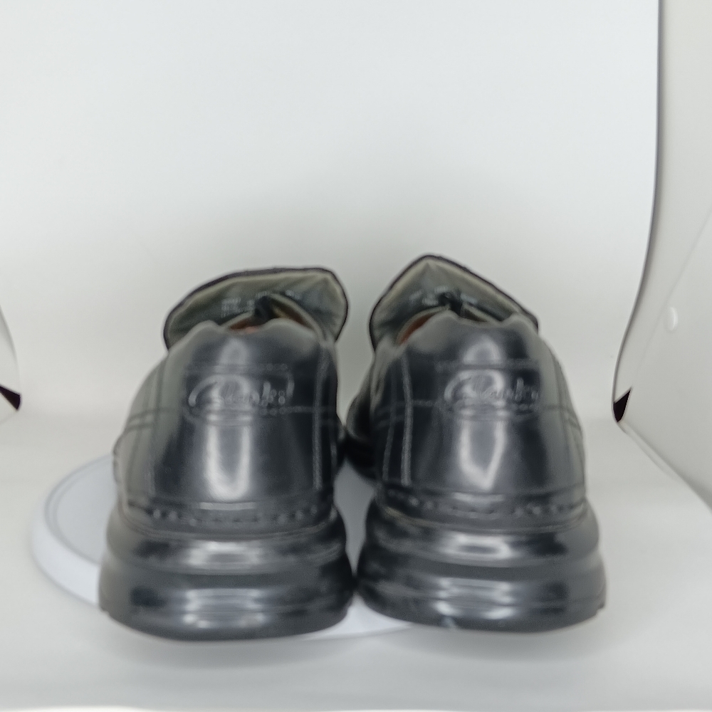Clarks - Picture 3 of 5